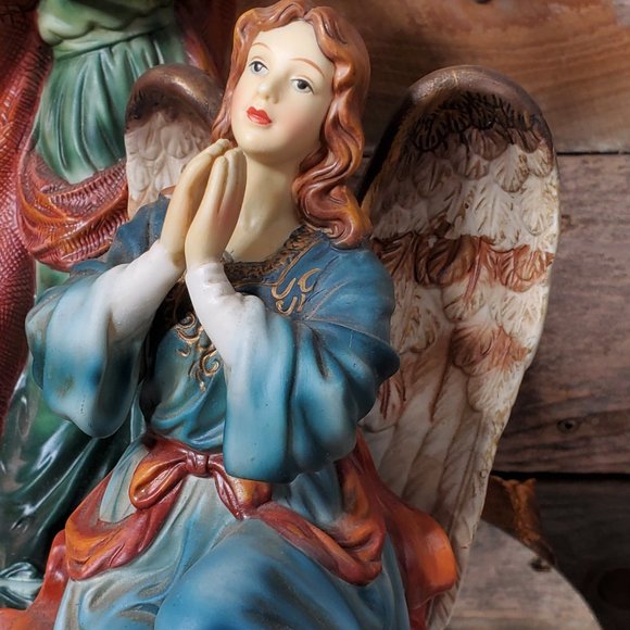Grandeur Noel Collectible Porcelain Angel Set - Picture 9 of 12